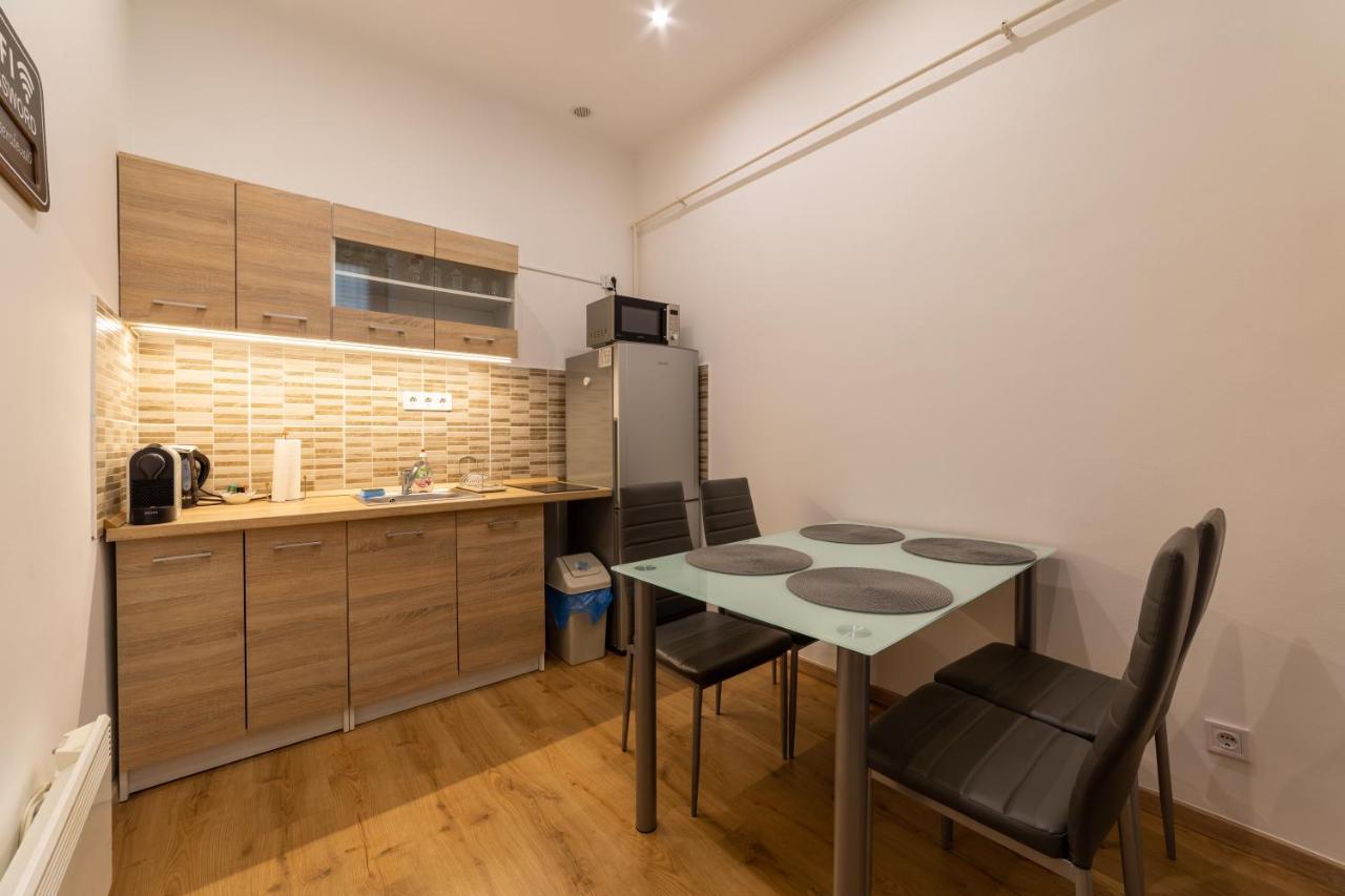 Lovely 1 Bedroom Flat With Central Location Budapest Exterior photo